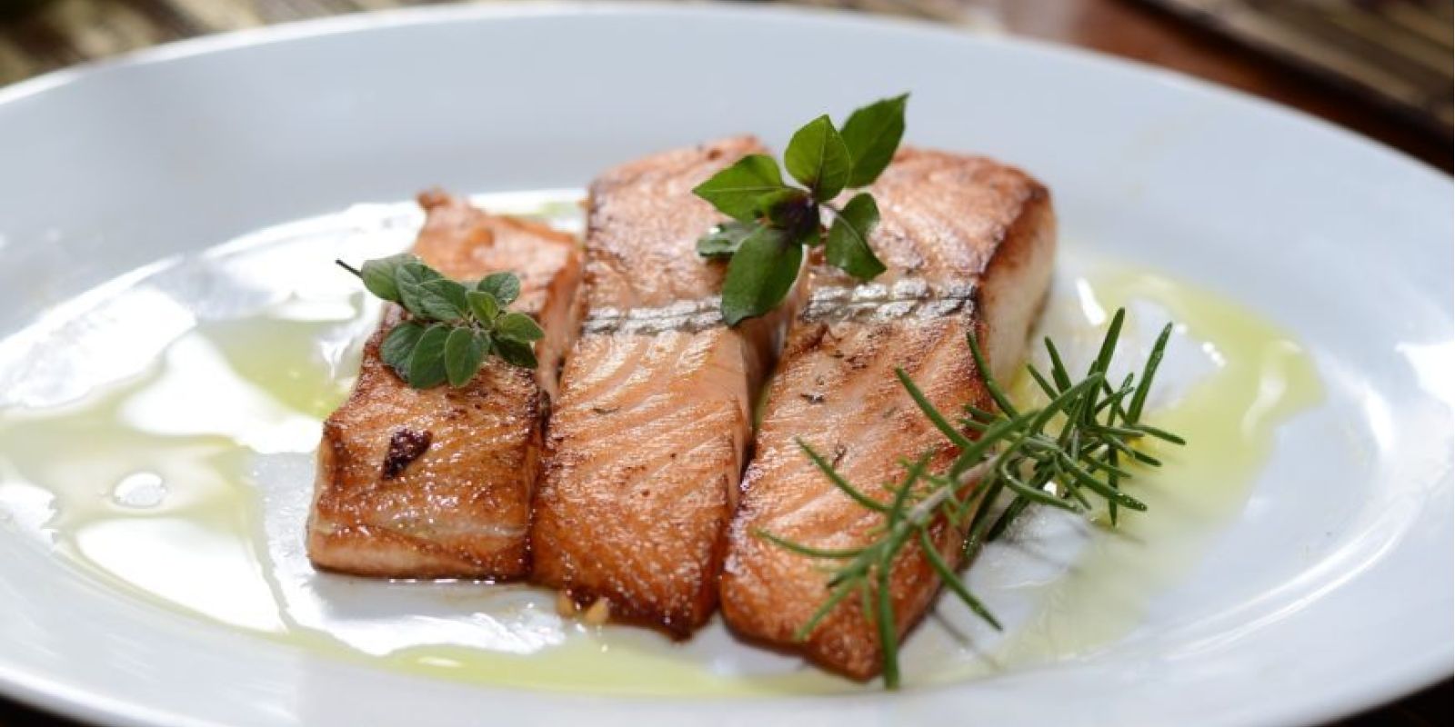 Filet de saumon au four 1 salmon 774482 1920 870x470 1 d751e705 La Maison Des Grands Lacs